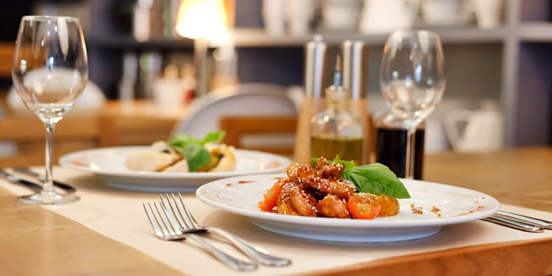 Available entertainment, food & drinks at River Spirit Casino 
